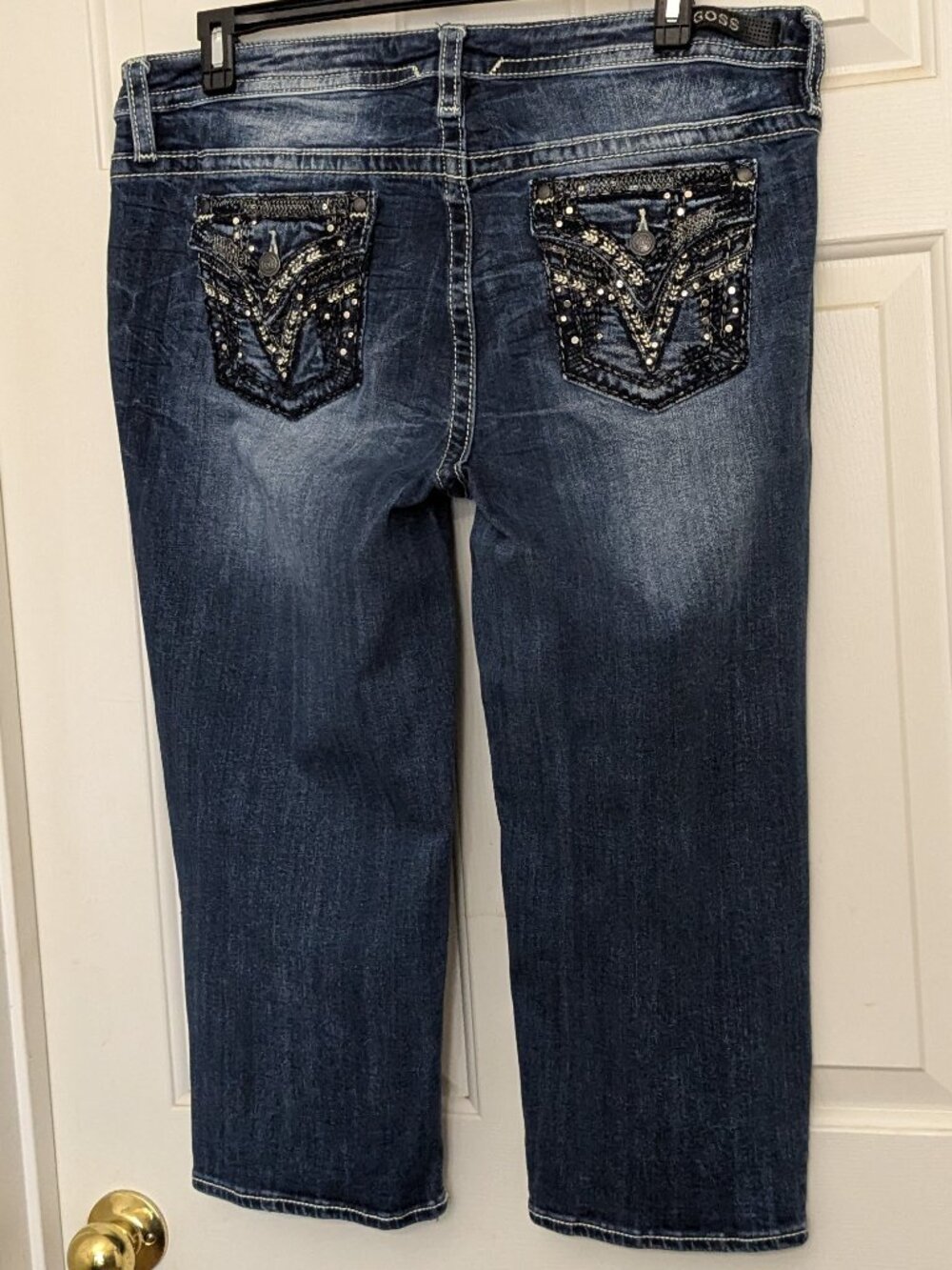 Vigoss Plus-Size Cropped Denim Capri Jeans - Blue - Picture 2 of 12